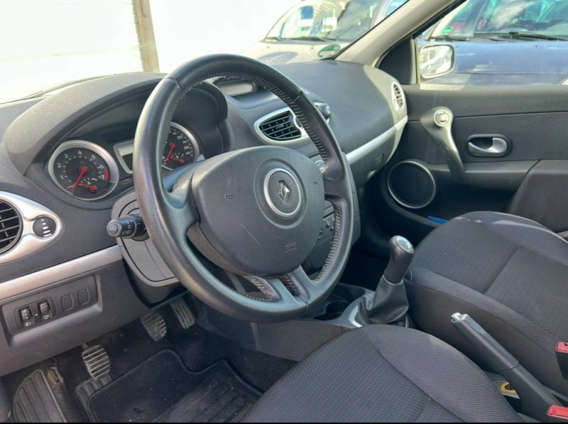 RENAULT CLIO  CLIO 1.2  ESSENCE DYNAMIQUE 2008