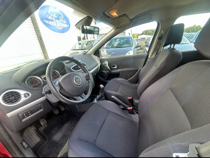 RENAULT CLIO  CLIO 1.2  ESSENCE DYNAMIQUE 2008