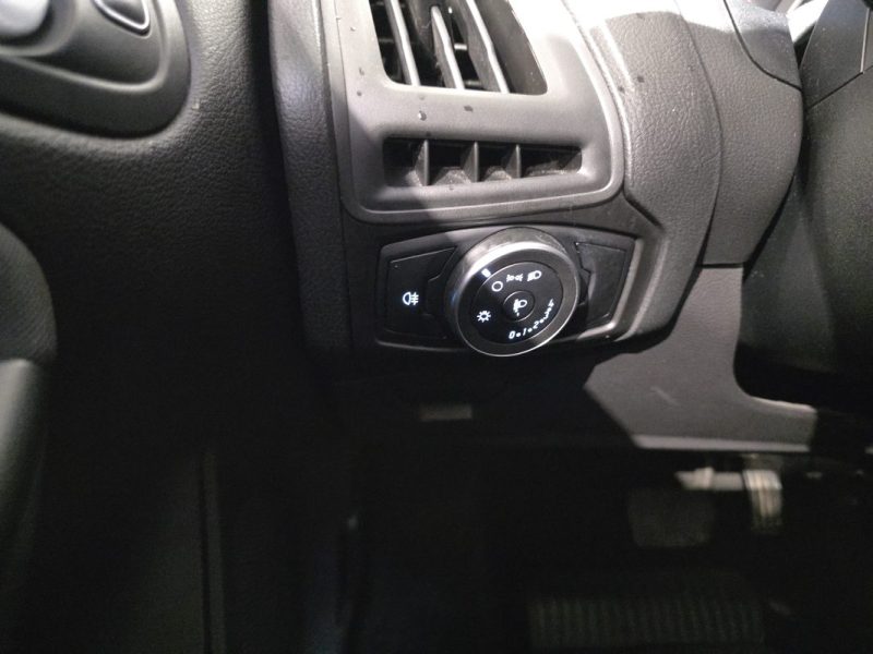 FORD FOCUS SW 1.6 Ti-VCT 125ch PowerShift / DISTRI OK