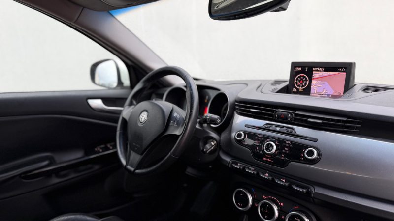 ALFA ROMEO GIULIETTA 2.0 JTDM170 DISTINCT STOP&START ALFA TCT 2012