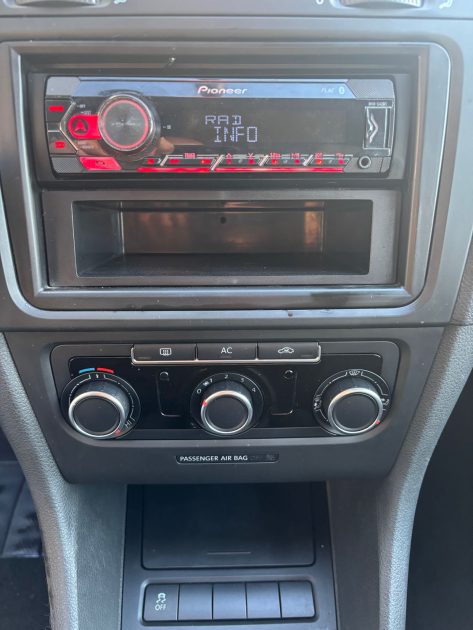 VOLKSWAGEN GOLF 1.4 80CH TRENDLINE 2010