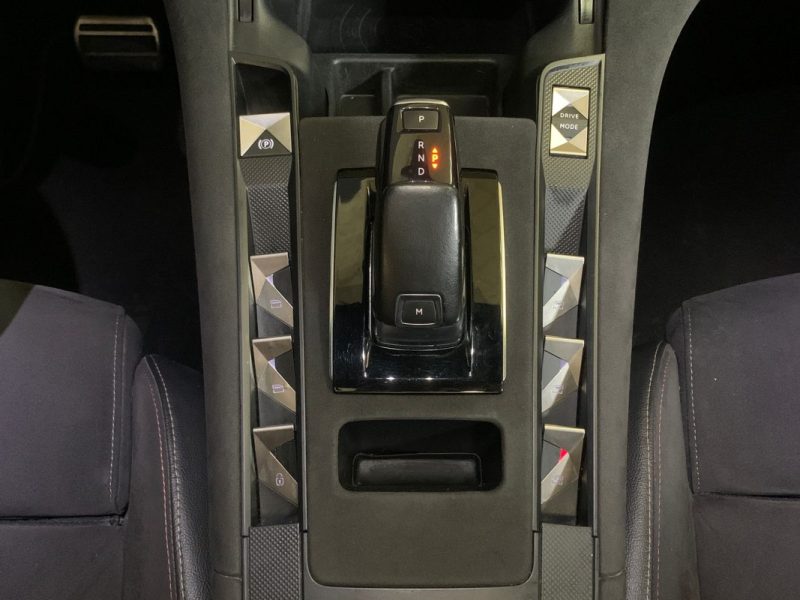  DS 7 CROSSBACK 1.6 PERFORMANCE LINE 225CV - BVA - TOIT OUVRANT - 98 000KM  