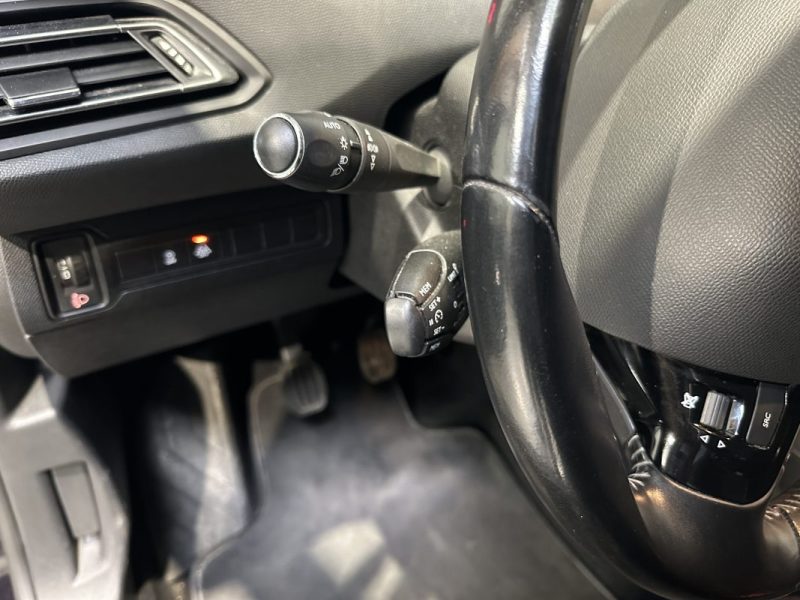 PEUGEOT 308 1.2 PureTech 110ch Active Business - KIT DISTRI NEUF