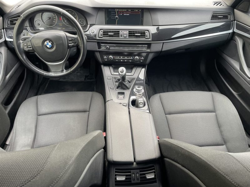 BMW 523I LUXE 2010