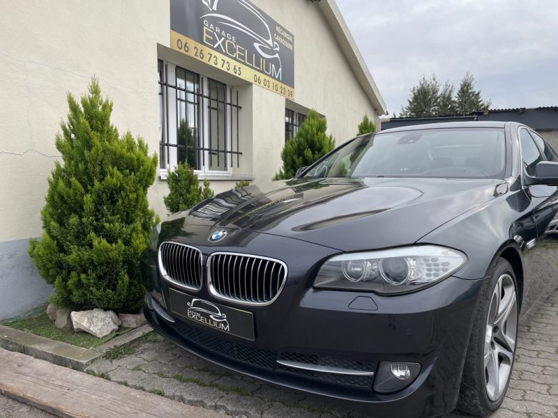 BMW 523I LUXE 2010