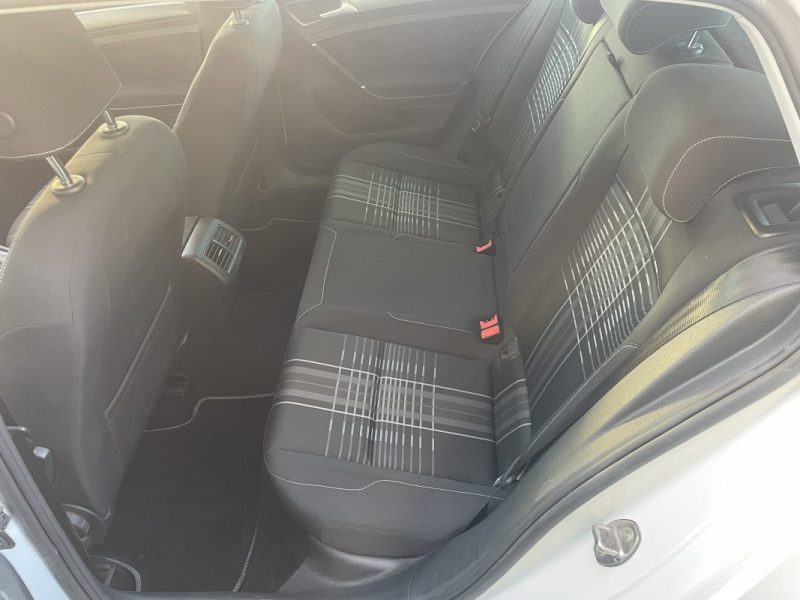 VOLKSWAGEN GOLF 7 CARAT DE 2016 GARANTIE 12 MOIS 