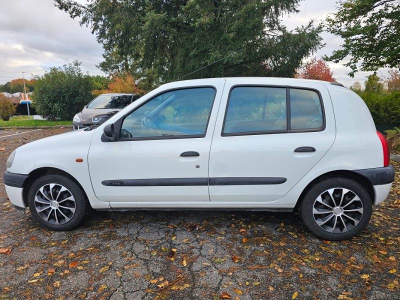 RENAULT CLIO 1.2 - 60 CV PACK CLIM - 62000 KMS - DISTRIBUTION NEUVE / CARNET COMPLET 1999