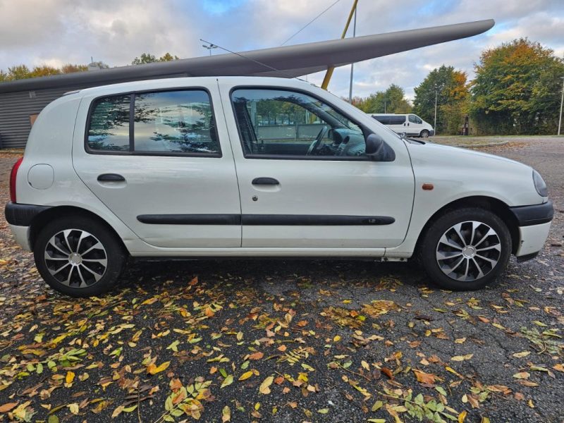 RENAULT CLIO 1.2 - 60 CV PACK CLIM - 62000 KMS - DISTRIBUTION NEUVE / CARNET COMPLET 1999