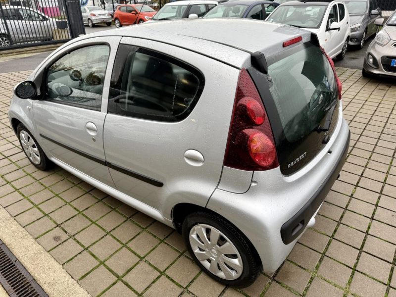 PEUGEOT 107 1.0 70CH BLUE LION NAVTEQ 5P 2013