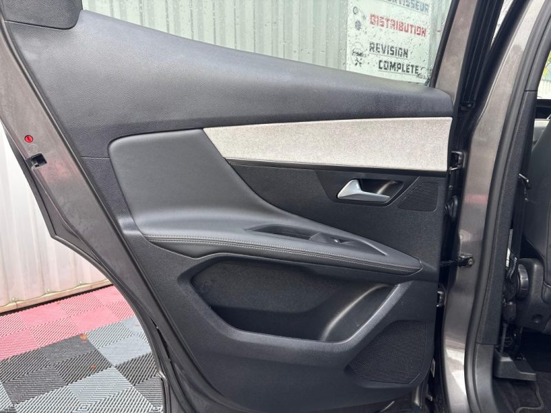 PEUGEOT 3008 II 1.5 BLUEHDI 131CV BVA FAIBLE KILOMETRAGE GARANTIE 12 MOIS 
