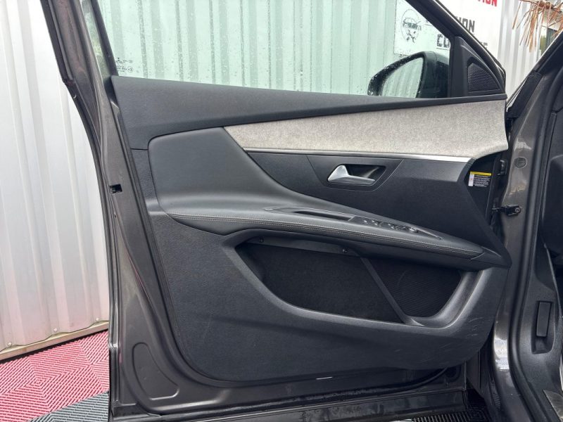 PEUGEOT 3008 II 1.5 BLUEHDI 131CV BVA FAIBLE KILOMETRAGE GARANTIE 12 MOIS 