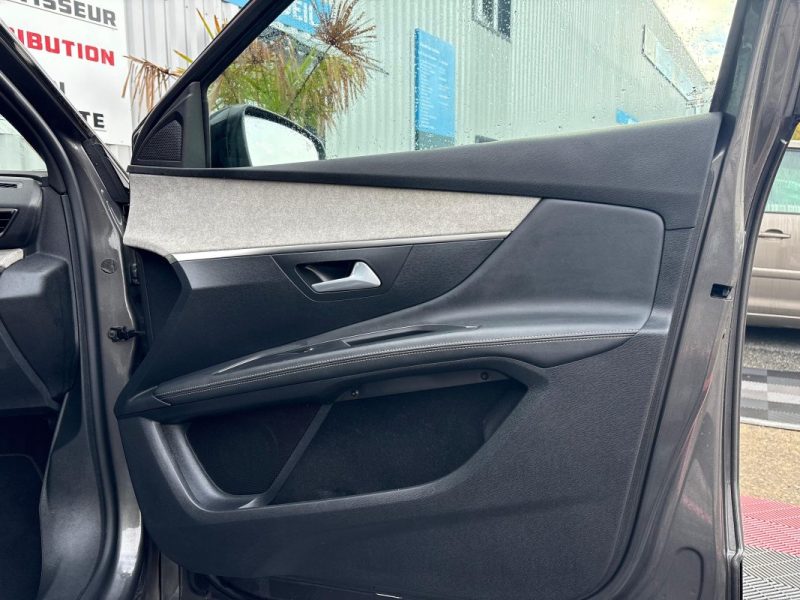 PEUGEOT 3008 II 1.5 BLUEHDI 131CV BVA FAIBLE KILOMETRAGE GARANTIE 12 MOIS 