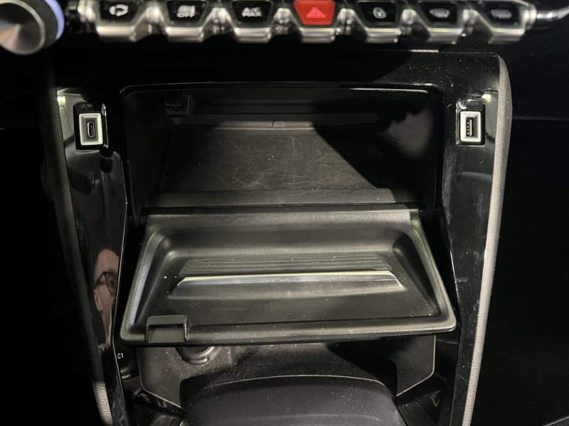 PEUGEOT 2008 II 1.2 PURETECH 130CH S&S ACTIVE / COURROIE DE DISTRIBUTION CHANGÉE (- de 6000km)