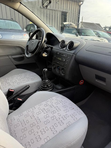 FORD FIESTA 1.3I 70 AMBIENTE