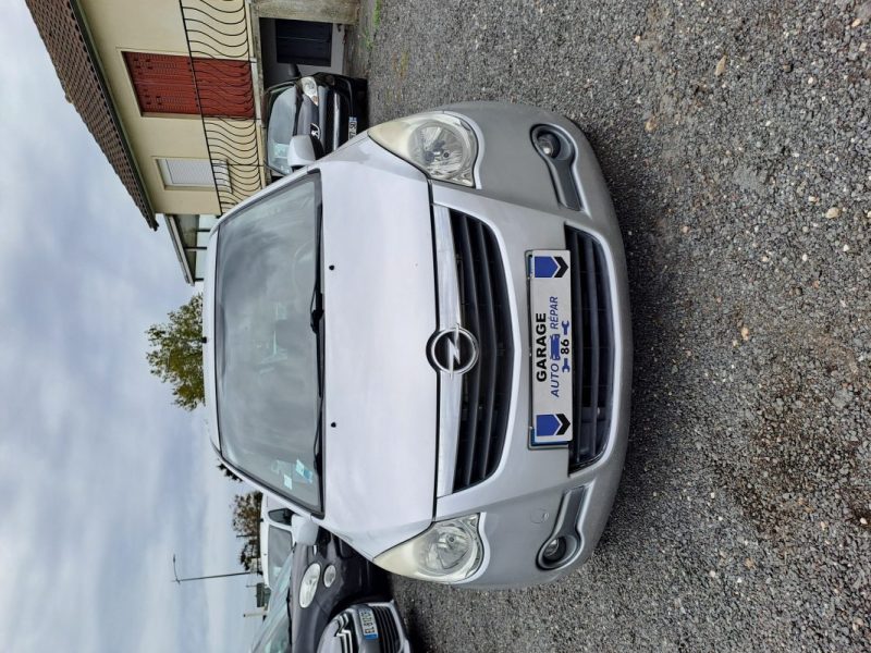 OPEL AGILA 1.0 68 EDITION 2013