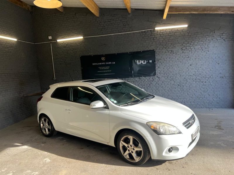 KIA CEE-D PRO CEED 1.6 CRDI 115 FIFA WORLD CUP  2010