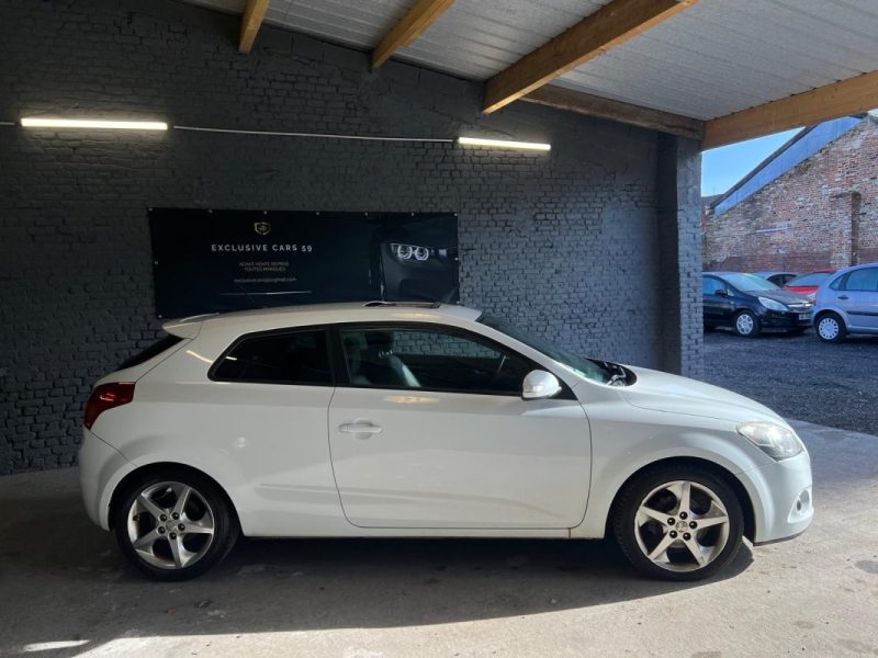 KIA CEE-D PRO CEED 1.6 CRDI 115 FIFA WORLD CUP  2010