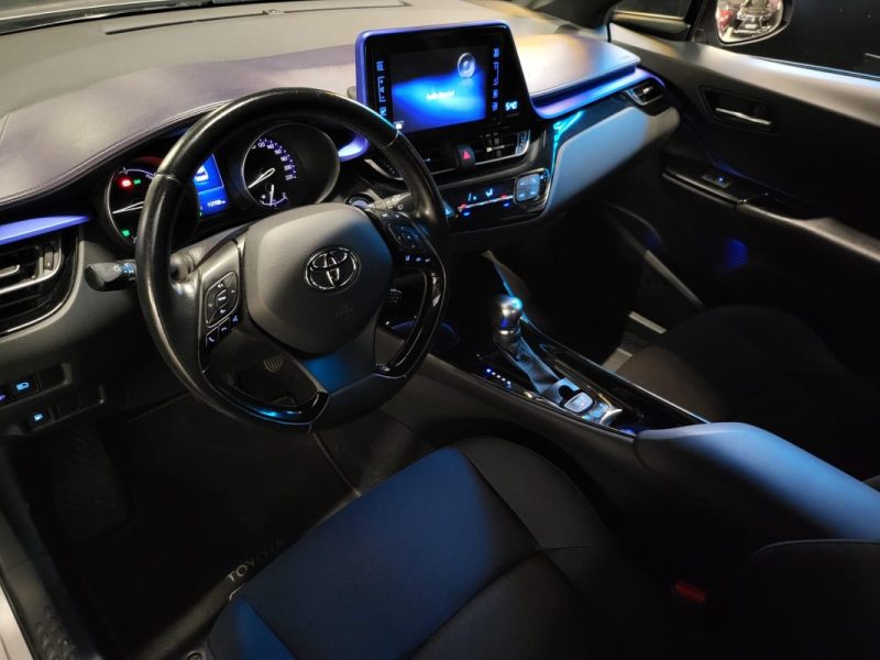 TOYOTA C-HR 122cv DYNAMIC SUIVI COMPLET TOYOTA /CAMERA /ATTELAGE /SIEGES CHAUFFANTS