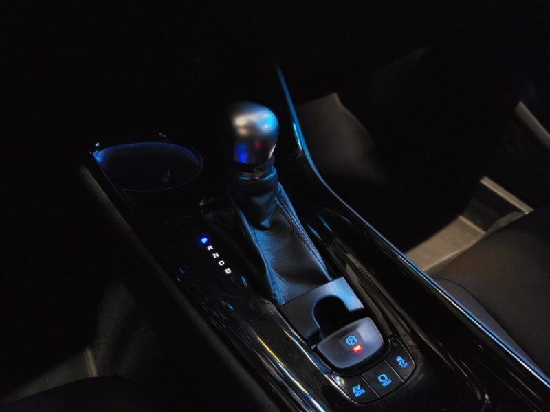 TOYOTA C-HR 122cv DYNAMIC SUIVI COMPLET TOYOTA /CAMERA /ATTELAGE /SIEGES CHAUFFANTS