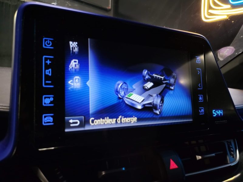 TOYOTA C-HR 122cv DYNAMIC SUIVI COMPLET TOYOTA /CAMERA /ATTELAGE /SIEGES CHAUFFANTS