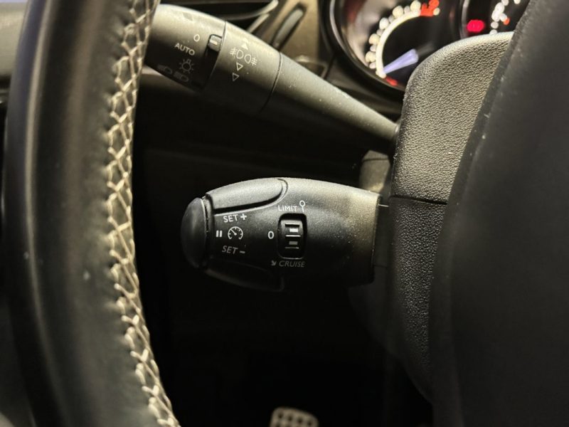 DS3 110CH ULTRA PRESTIGE EAT6 / DISTRI NEUVE / CARPLAY