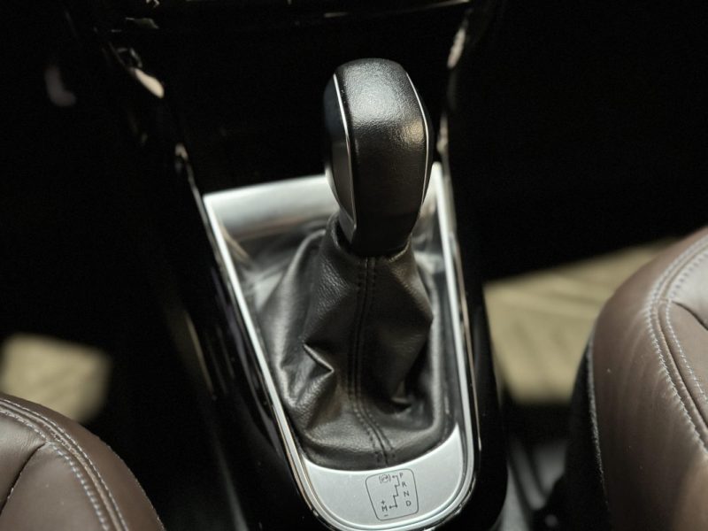 DS3 110CH ULTRA PRESTIGE EAT6 / DISTRI NEUVE / CARPLAY