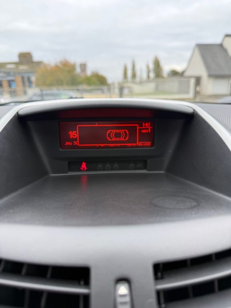 PEUGEOT 207 1.6 HDI 90 FELINE