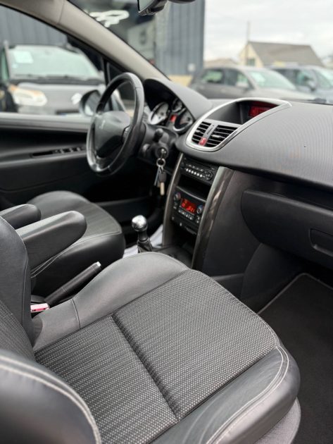 PEUGEOT 207 1.6 HDI 90 FELINE