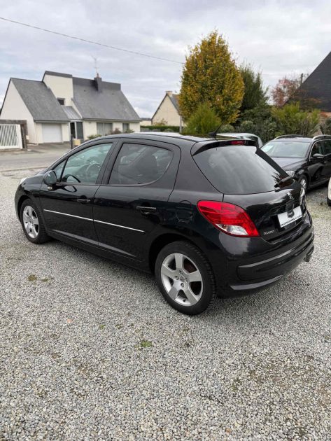 PEUGEOT 207 1.6 HDI 90 FELINE