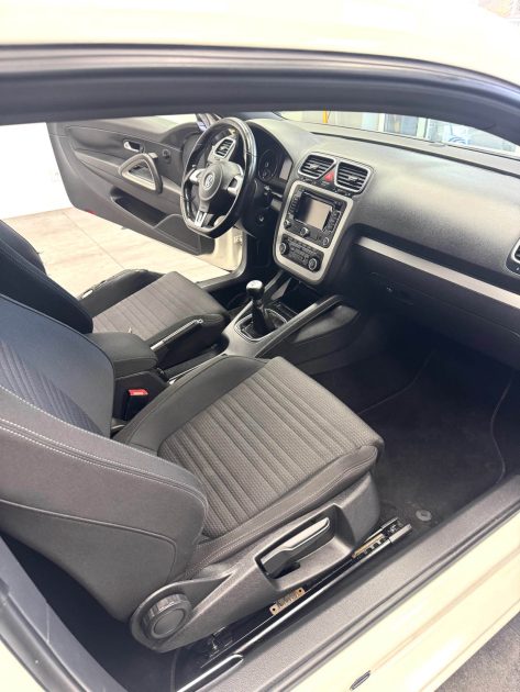 VOLKSWAGEN SCIROCCO 2.0 TDI 140CH SPORTLINE 2011