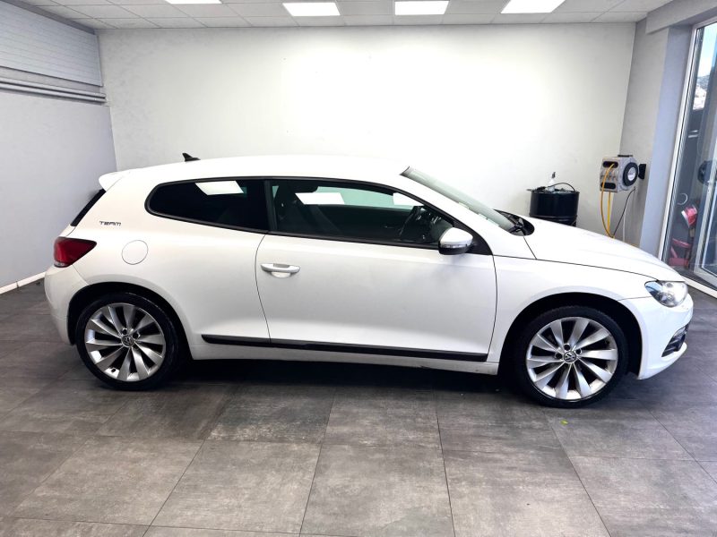 VOLKSWAGEN SCIROCCO 2.0 TDI 140CH SPORTLINE 2011