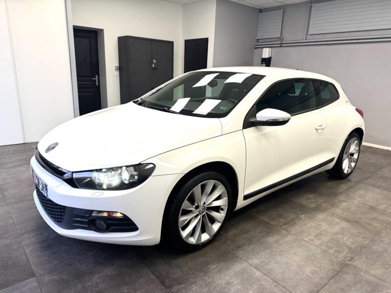 VOLKSWAGEN SCIROCCO 2.0 TDI 140CH SPORTLINE 2011