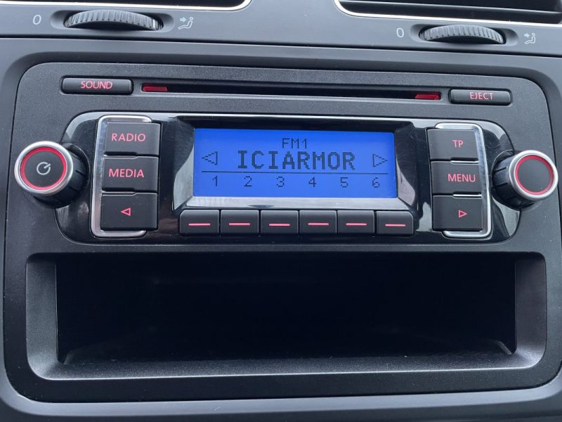 VOLKSWAGEN GOLF 1.6 TDI 105 CV   GARANTIE 3/12 MOIS 2009