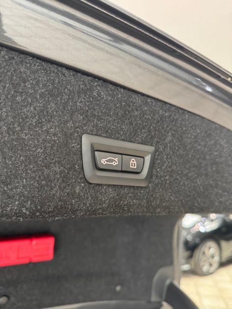 BMW 330e Pack M - Hybride Rechargeable - 114.000 km - Gris minéral - CT ok - Garantie 1an