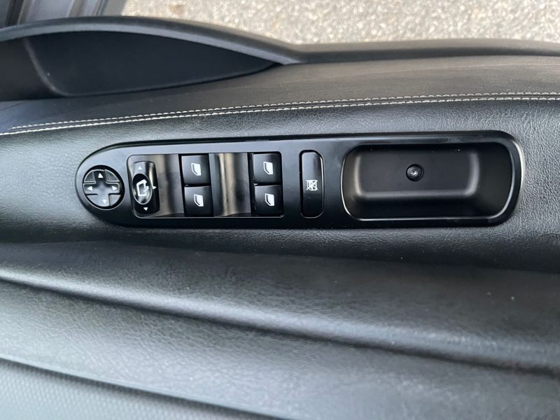 PEUGEOT 207SW OUTDOOR 1.6HDI 90CV TOIT PANO CT OK CLIM GARANTIE