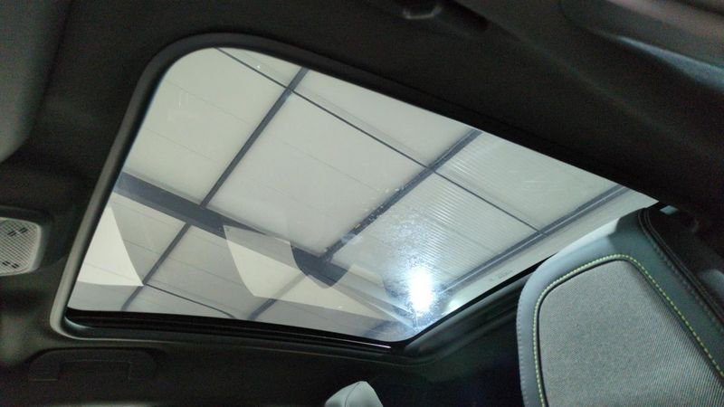 Peugeot 208 Hybrid 136 e-dcs6 gt + navi + pack vision + toit pano