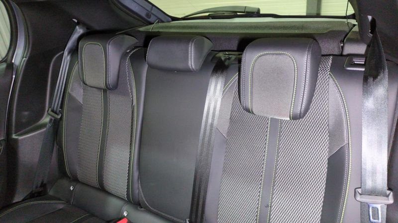 Peugeot 208 Hybrid 136 e-dcs6 gt + navi + pack vision + toit pano