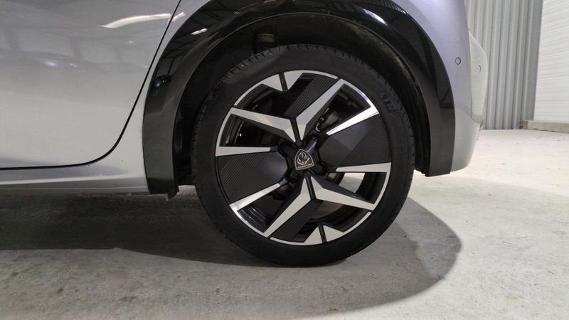 Peugeot 208 Hybrid 136 e-dcs6 gt + navi + pack vision + toit pano