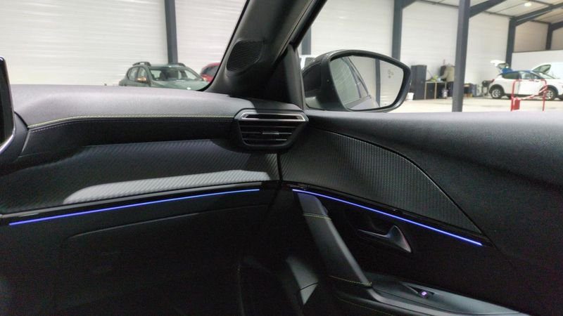 Peugeot 208 Hybrid 136 e-dcs6 gt + navi + pack vision + toit pano