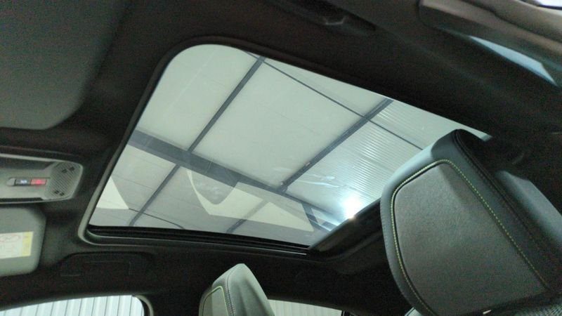 Peugeot 208 Hybrid 136 e-dcs6 gt + navi + pack vision + toit pano