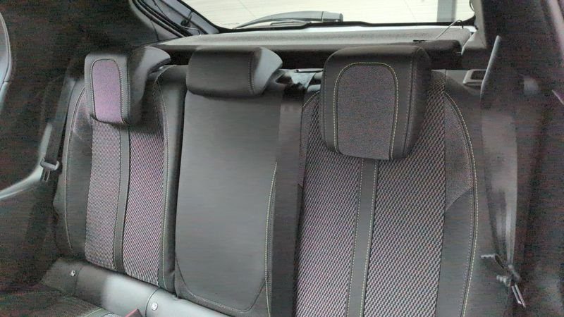 Peugeot 208 Hybrid 136 e-dcs6 gt + navi + pack vision + toit pano