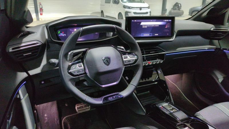 Peugeot 208 Hybrid 136 e-dcs6 gt + navi + pack vision + toit pano