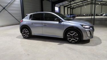 Peugeot 208 Hybrid 136 e-dcs6 gt + navi + pack vision + toit pano
