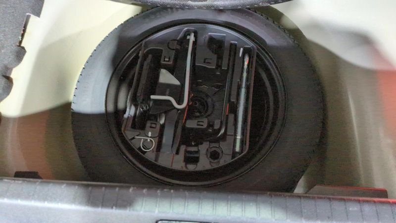 Peugeot 208 Hybrid 136 e-dcs6 gt + navi + pack vision + toit pano