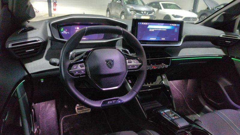 Peugeot 208 Hybrid 136 e-dcs6 gt + navi + pack vision + toit pano