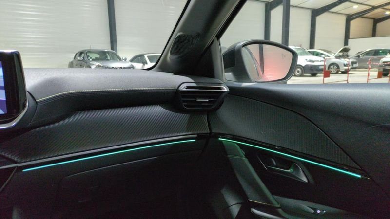 Peugeot 208 Hybrid 136 e-dcs6 gt + navi + pack vision + toit pano