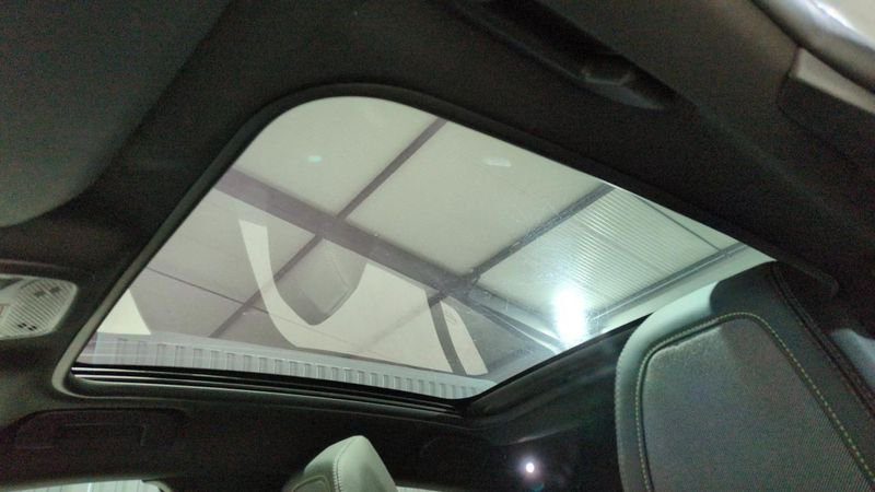 Peugeot 208 Hybrid 136 e-dcs6 gt + navi + pack vision + toit pano