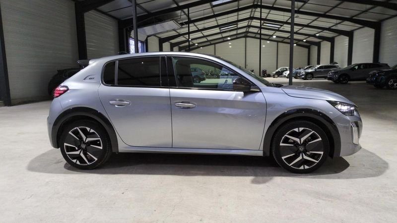 Peugeot 208 Hybrid 136 e-dcs6 gt + navi + pack vision + toit pano
