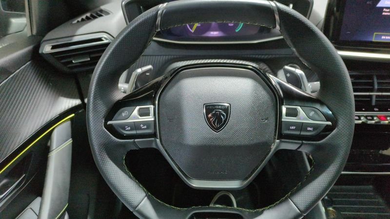 Peugeot 208 Hybrid 136 e-dcs6 gt + navi + pack vision + toit pano