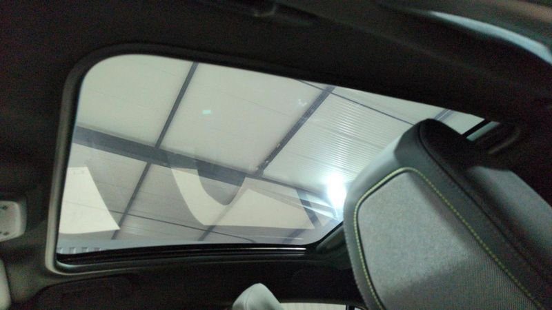 Peugeot 208 Hybrid 136 e-dcs6 gt + navi + pack vision + toit pano